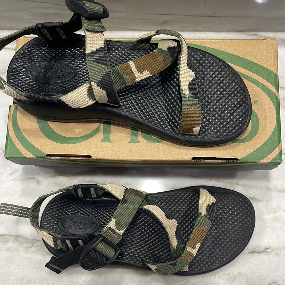 Chaco kids size 4